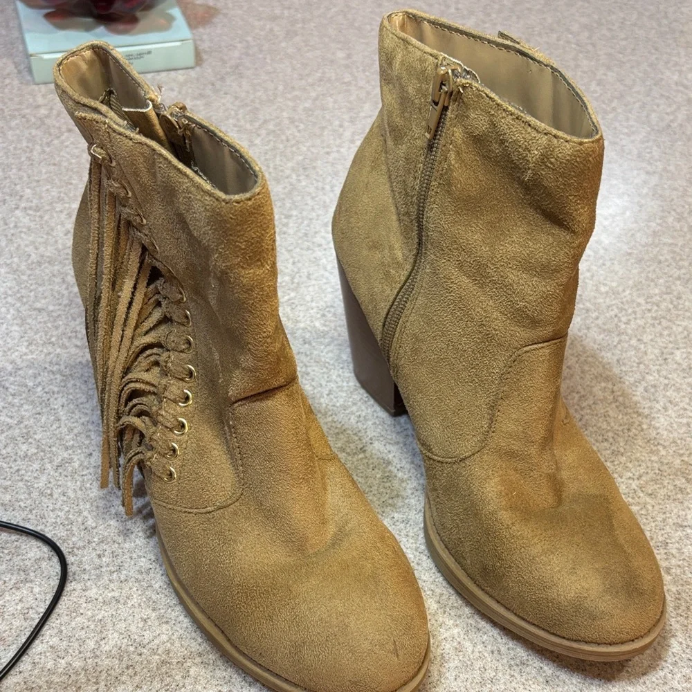 Western Suede Fringe Ankle Booties Tan Size 8.5M Boho Cowgirl Festival Boots